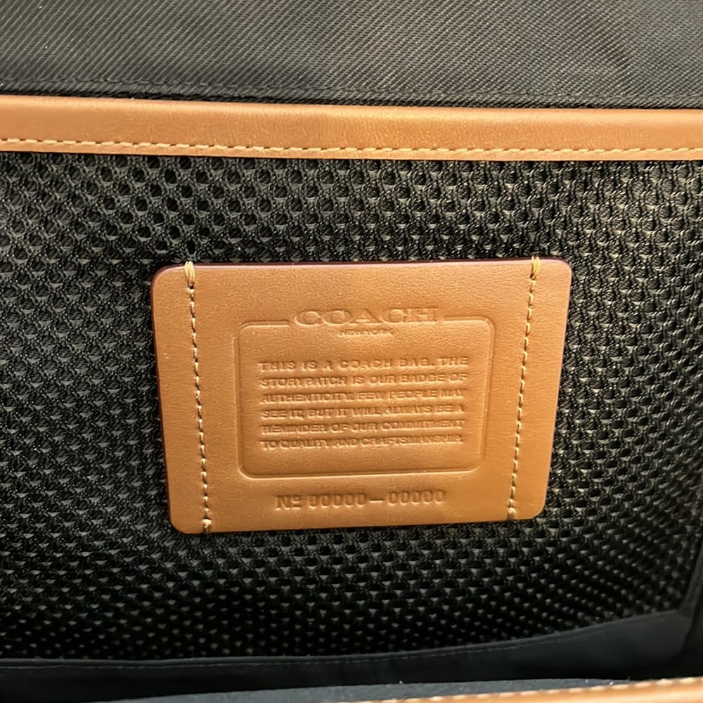Coach Crossbody Pack - Picture 4 of 13